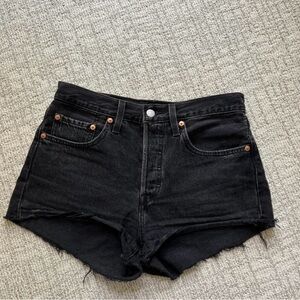 Levi’s Cropped 501 Shorts